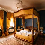 Palac Srodka Отель типа 