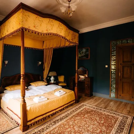 Palac Srodka Bed & Breakfast Chrzypsko Wielkie