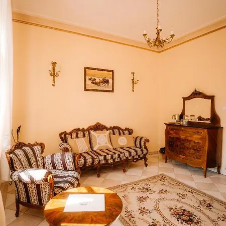 Palac Srodka Bed & Breakfast Chrzypsko Wielkie