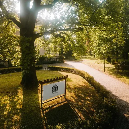 Palac Srodka Bed & Breakfast Chrzypsko Wielkie