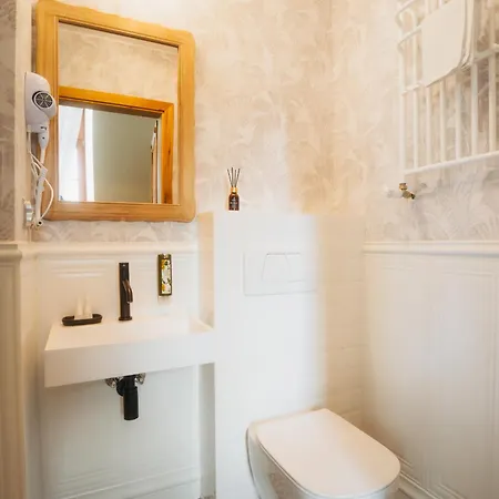 Palac Srodka Bed & Breakfast Chrzypsko Wielkie