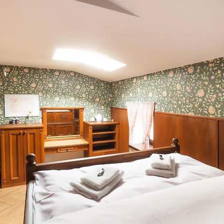 Palac Srodka Couette-café 3*