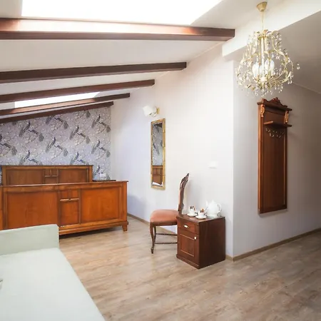 Palac Srodka Bed & Breakfast