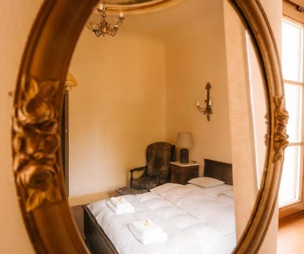 Couette-café Palac Srodka 3*