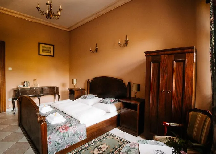 Pałac śródka Nocleg ze śniadaniem 3*