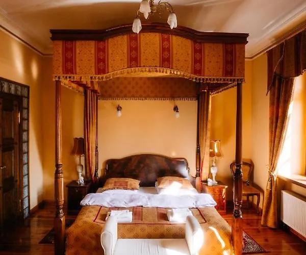 Couette-café Palac Srodka 3*