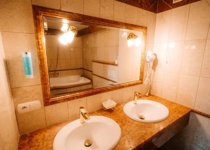 Couette-café Palac Srodka 3*