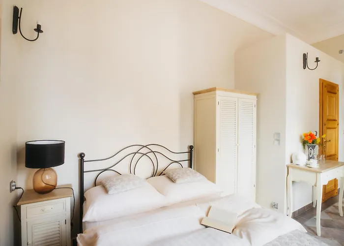 Palac Srodka Couette-café